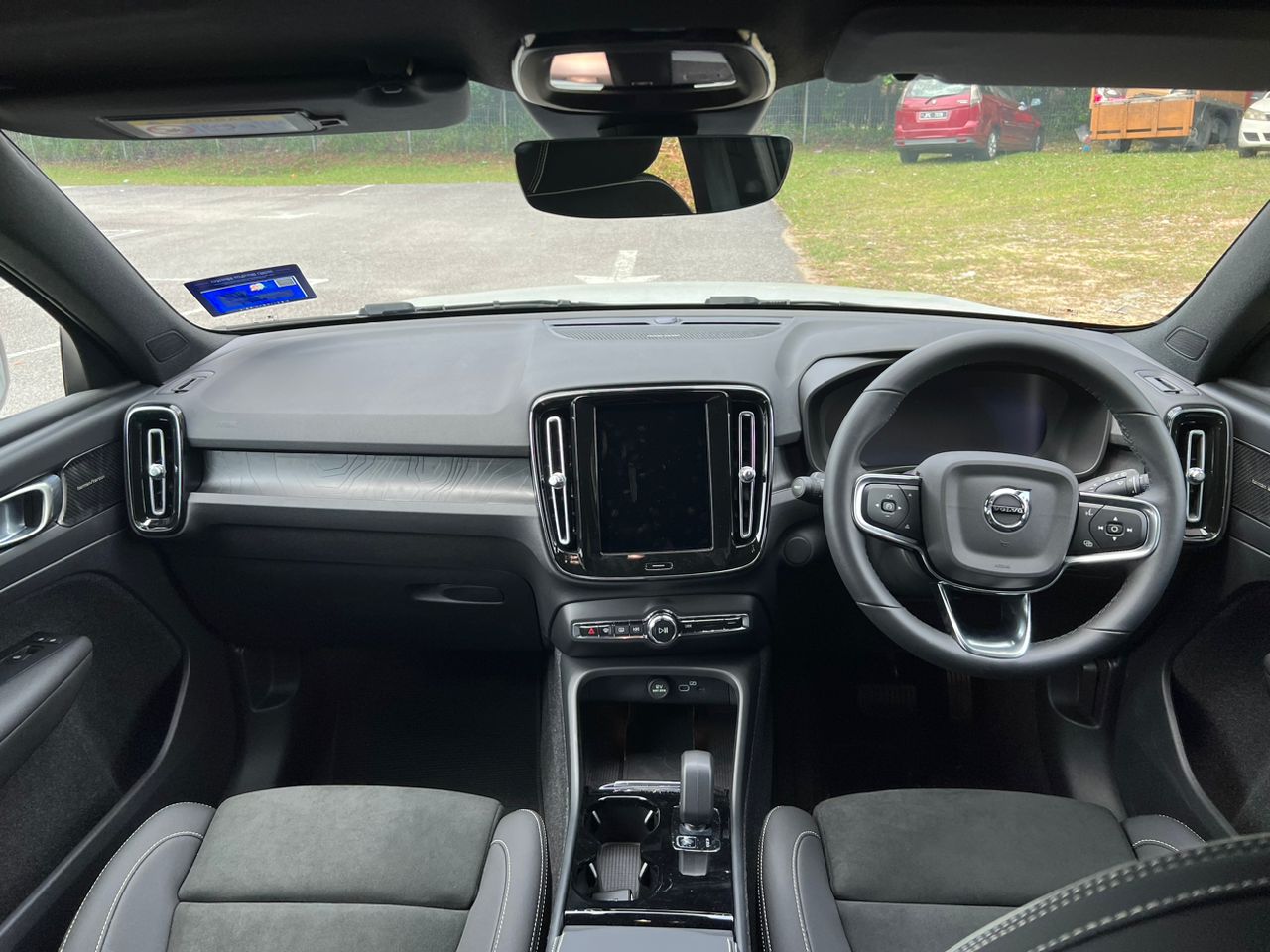 2022 Volvo XC40 P8 Electric