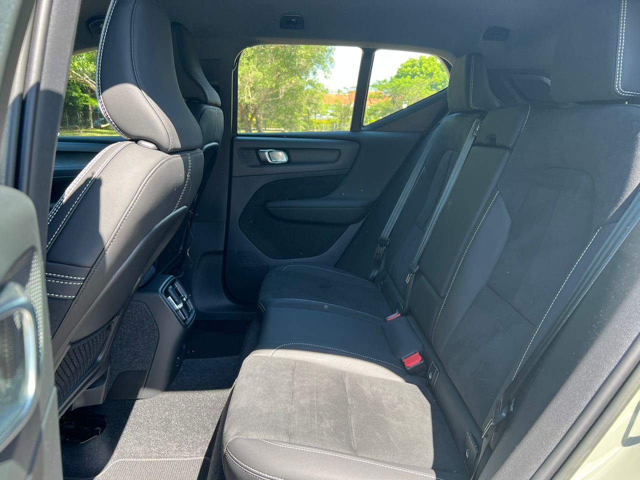 2022 Volvo XC40 P8 Electric