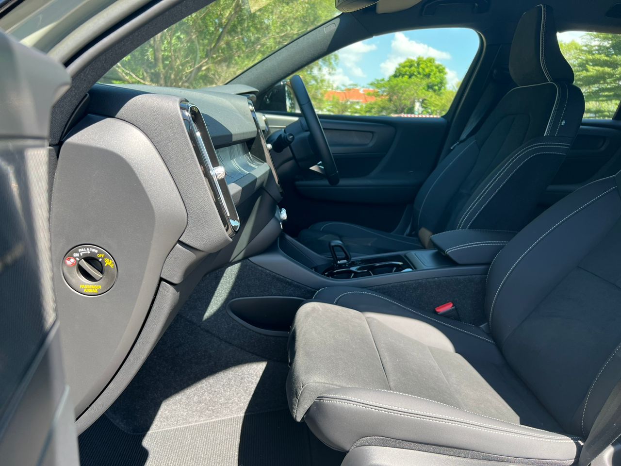 2022 Volvo XC40 P8 Electric