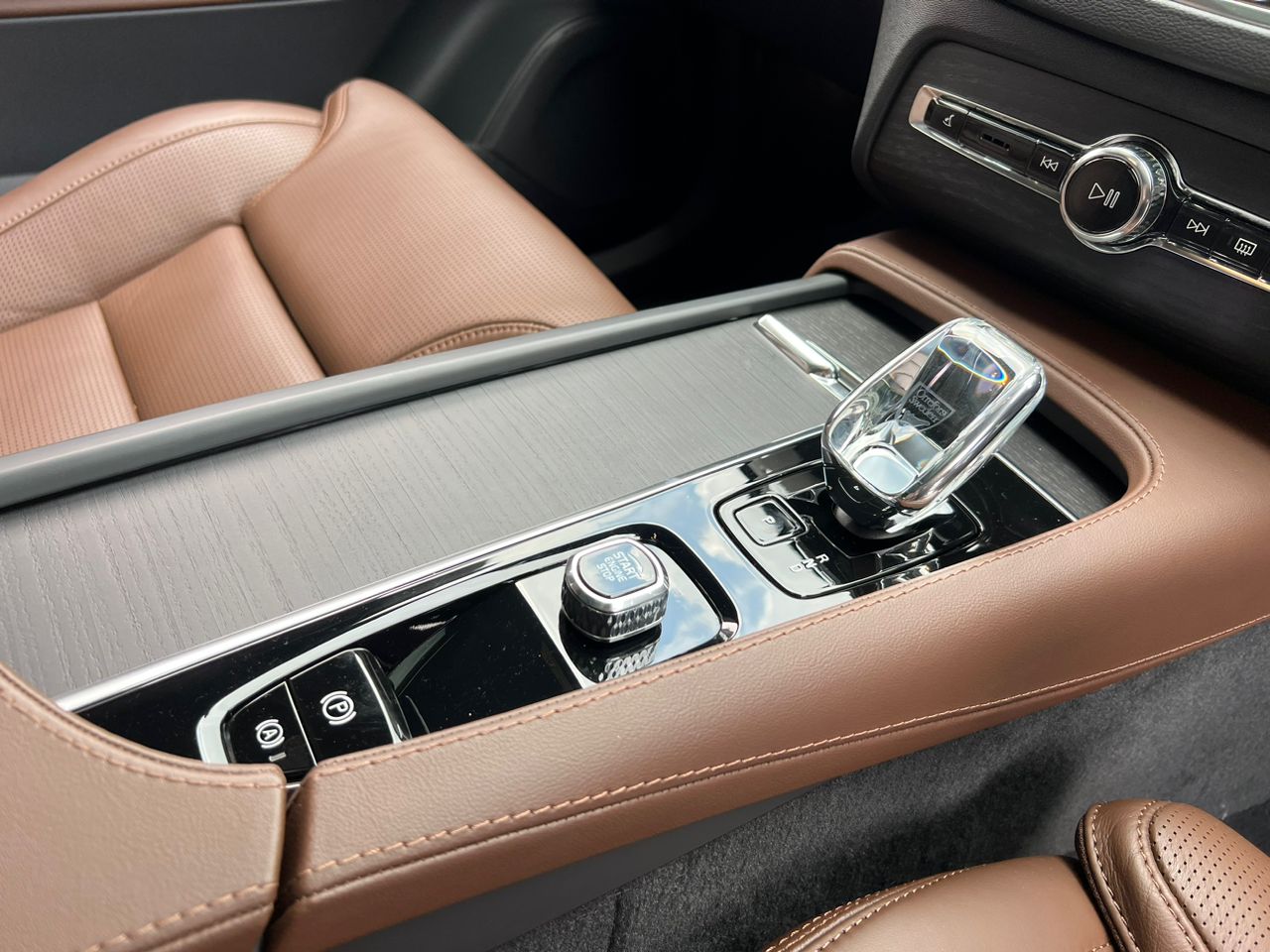 2022 Volvo XC90 B5 Ultimate