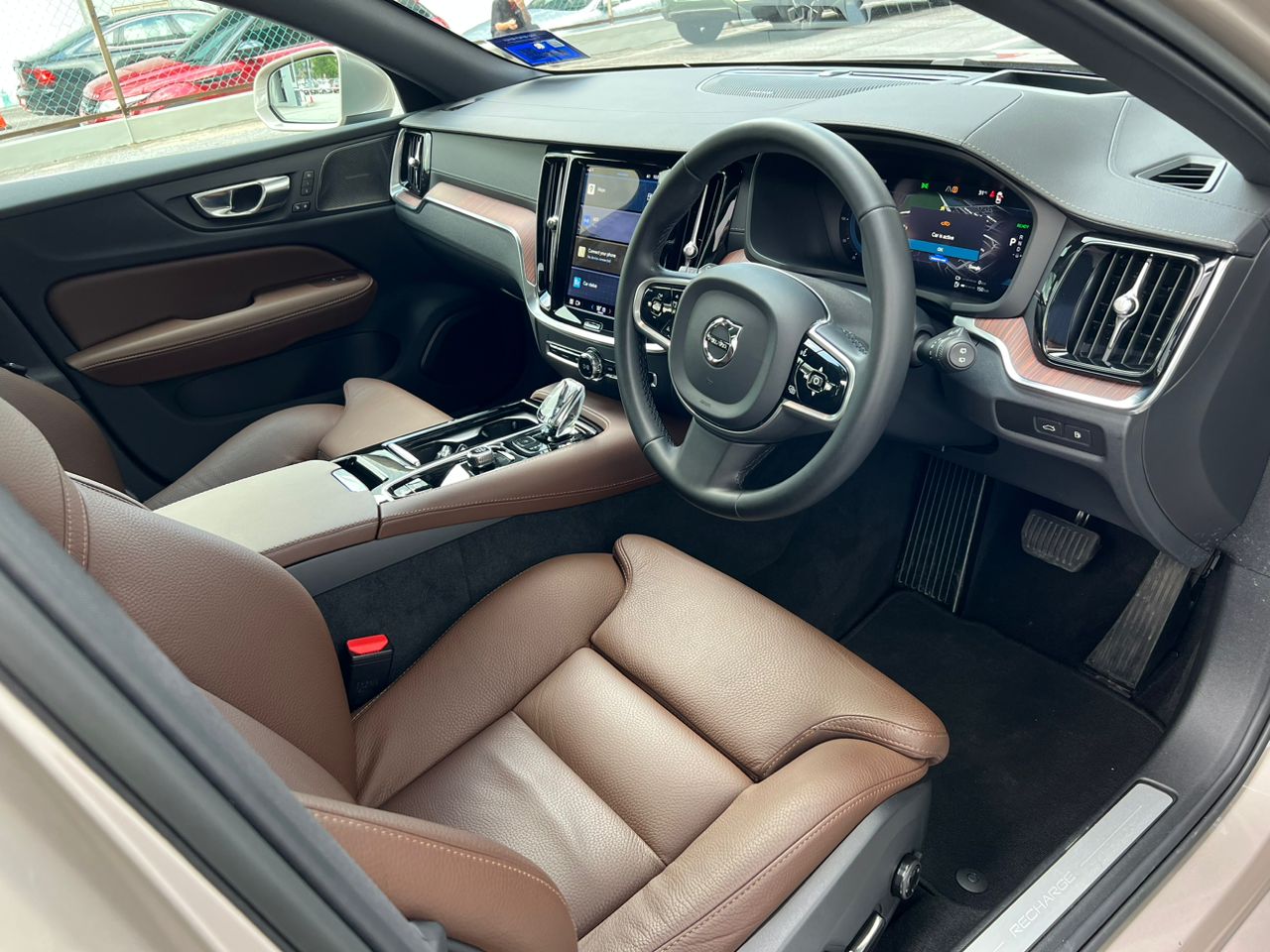 2022 Volvo V60 T8 Ultimate
