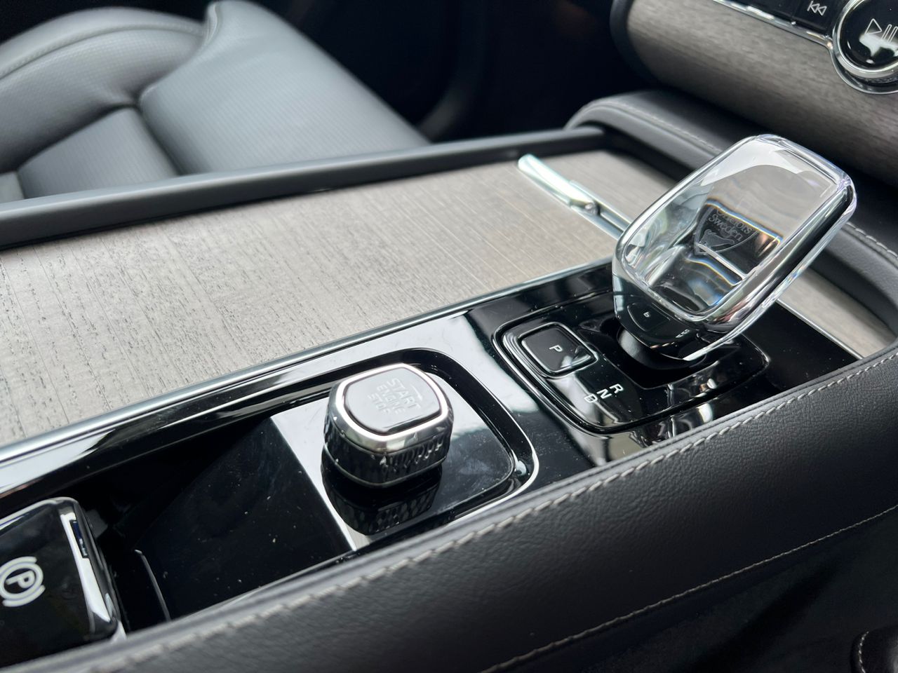 2023 Volvo XC90 T8