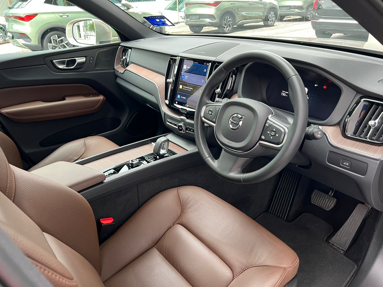 2022 Volvo XC60 B5 Plus