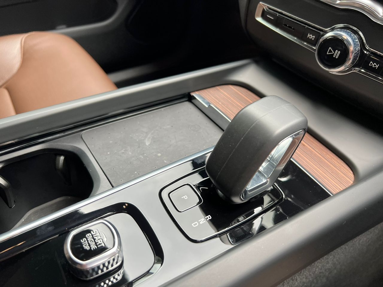 2022 Volvo XC60 B5 Plus