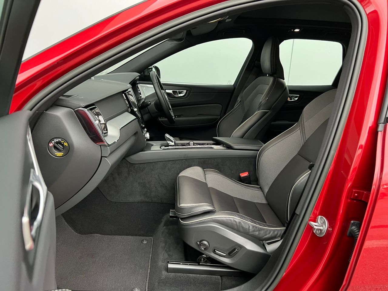 2022 Volvo XC60 T8 Ultimate