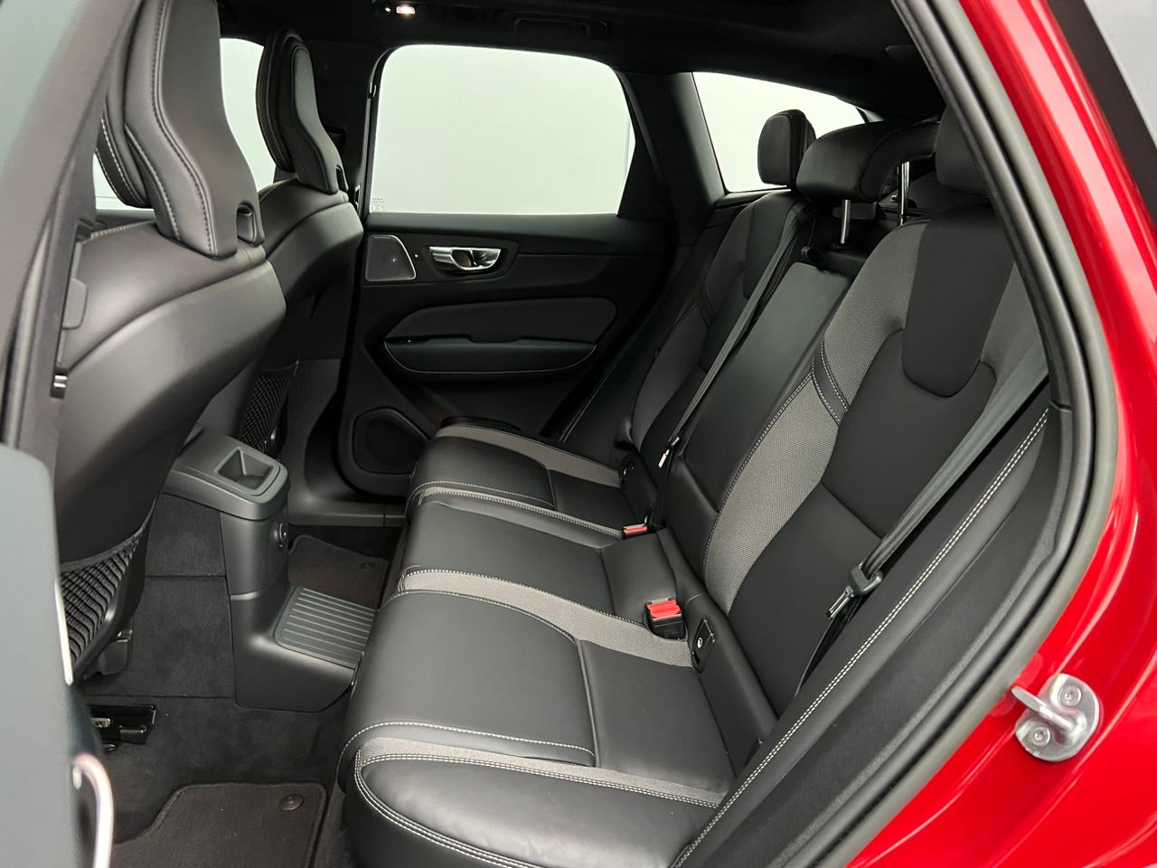 2022 Volvo XC60 T8 Ultimate