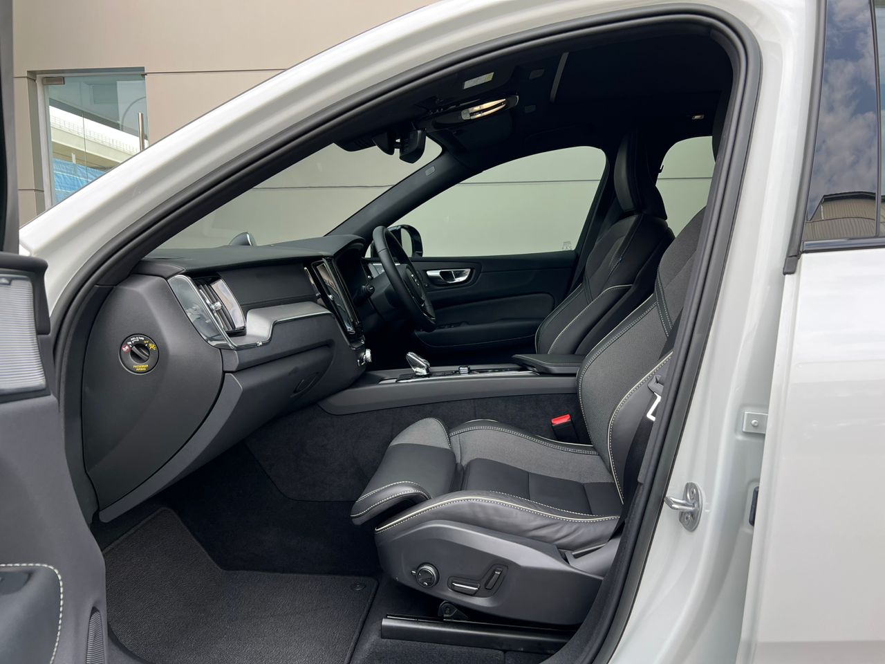 2022 Volvo XC60 T8 Ultimate