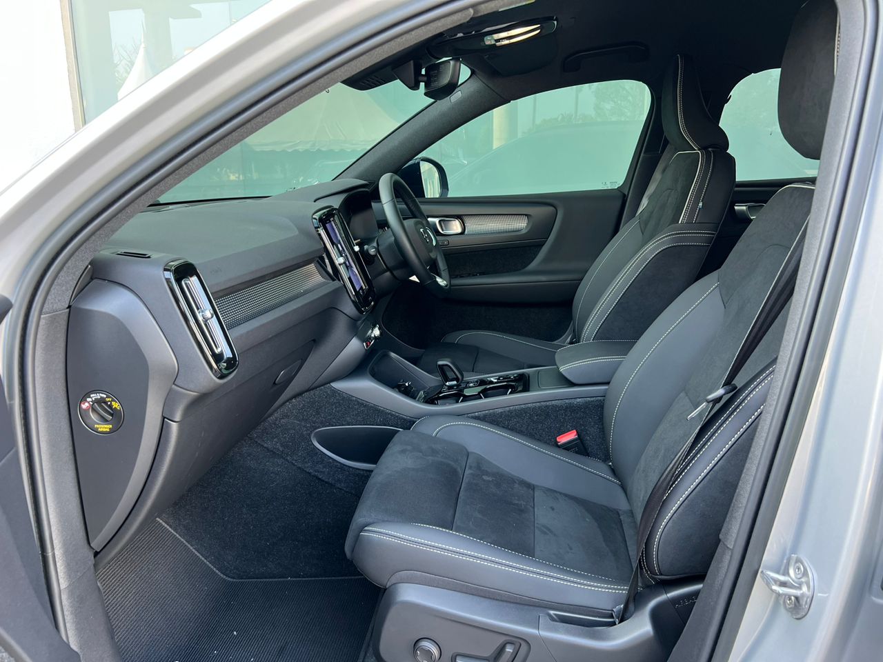 2022 Volvo XC40 B5 Ultimate