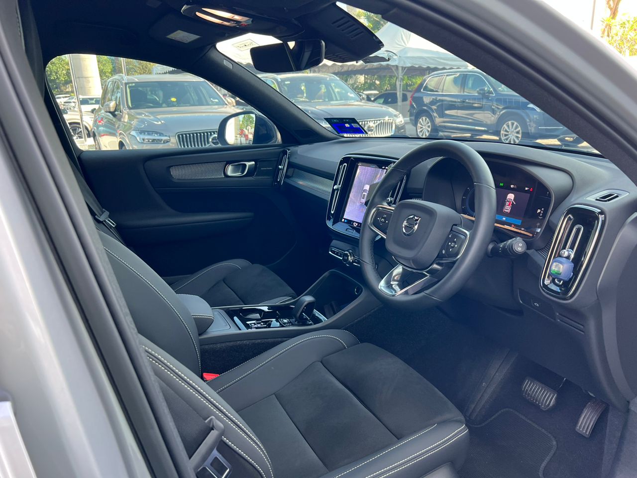 2022 Volvo XC40 B5 Ultimate