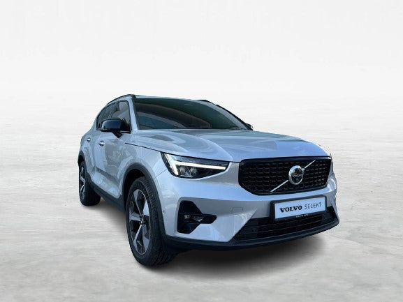 2022 Volvo XC40 B5 Ultimate