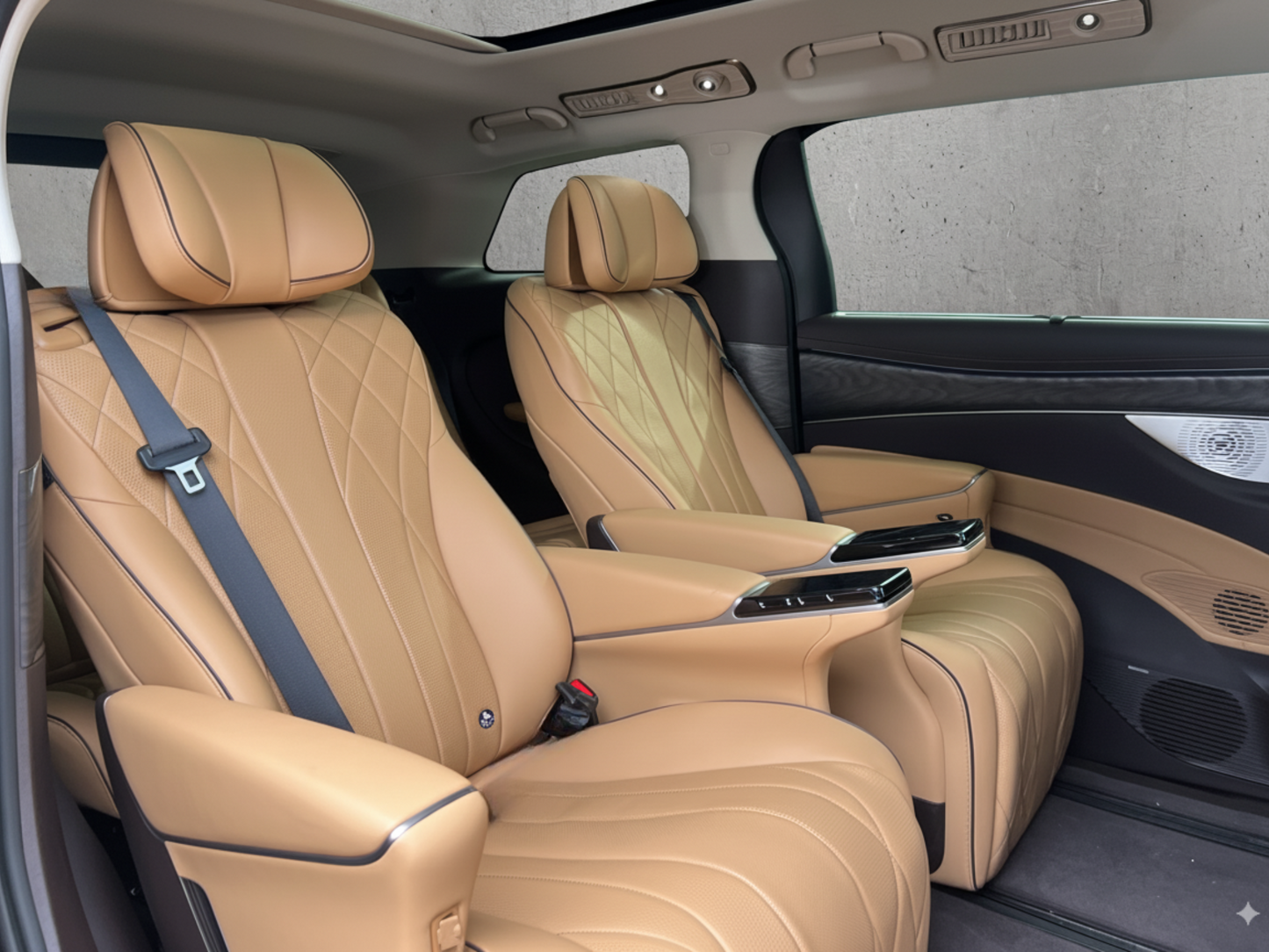 DENZA D9 Advanced FWD